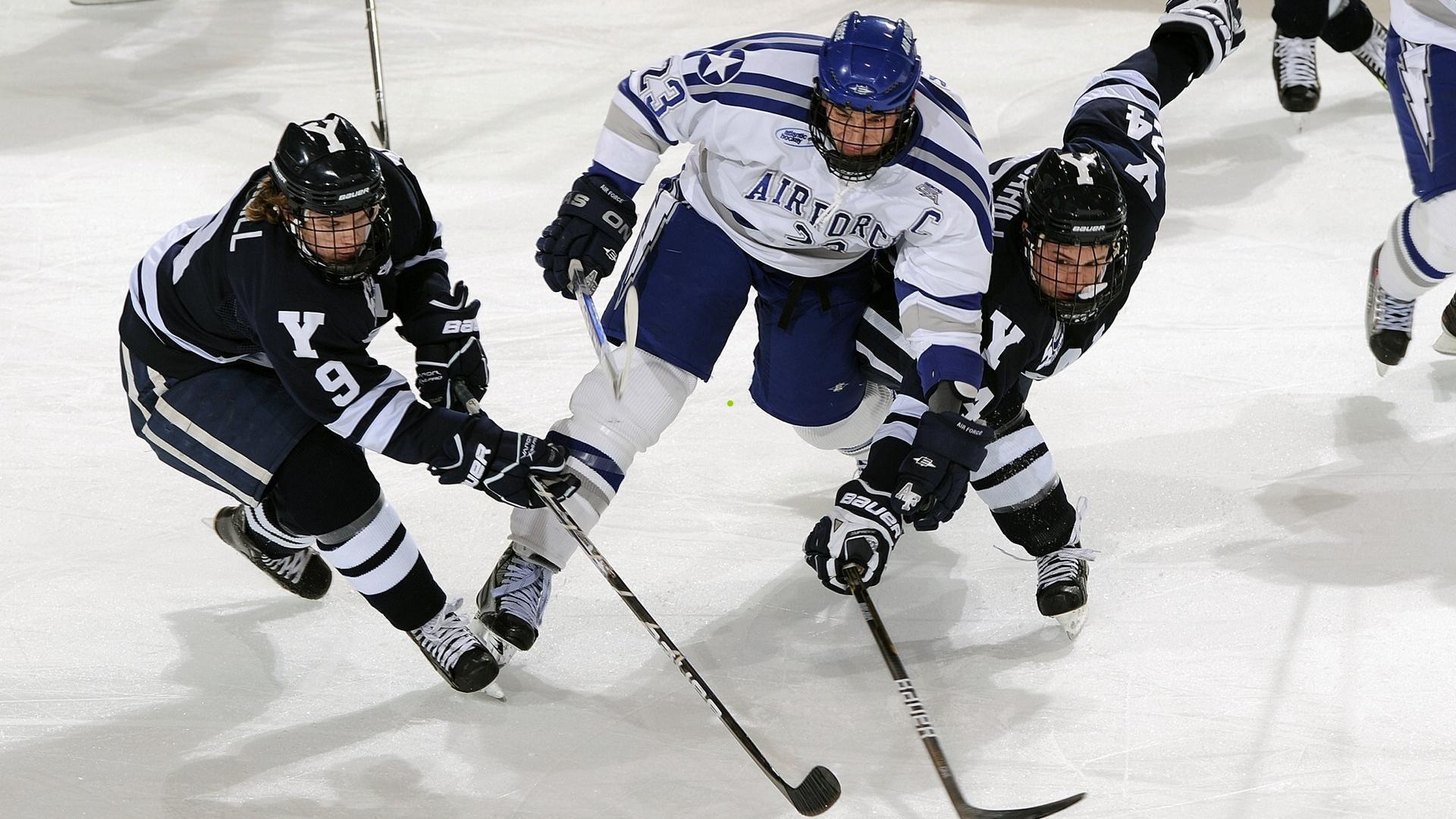 中超争冠焦点战沦为全武行，五红十黄，十次中断引爆舆论风暴