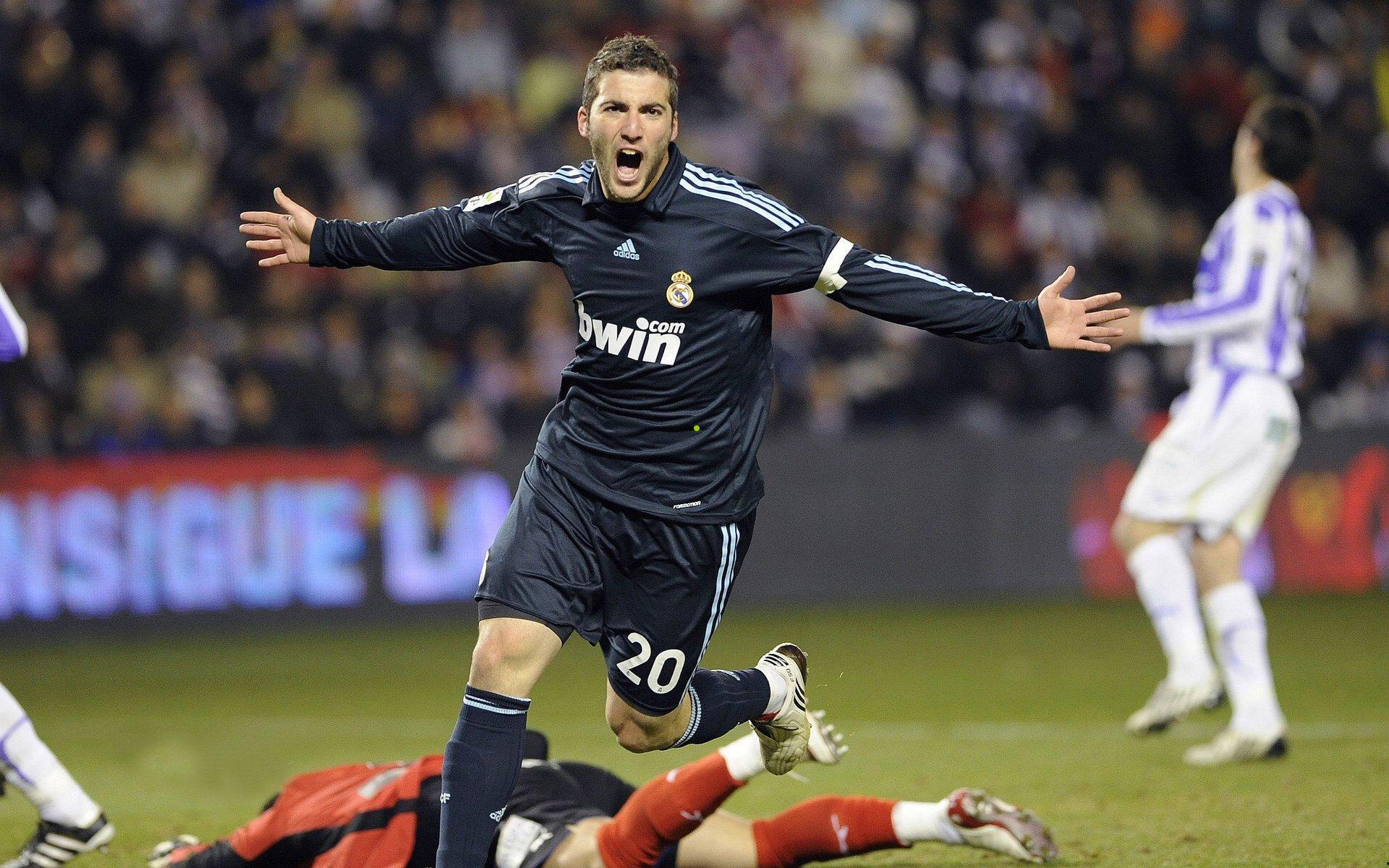 金色传奇再攀峰,梅西生涯第30次荣膺最佳射手,书写足球不朽篇章